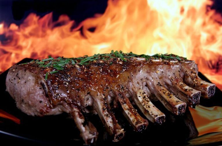 lamsrack op de BBQ voor bbq toebehoren