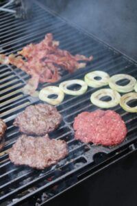 BBQ burger maken