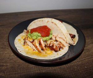 soft shell taco's met kip en spicy salsa