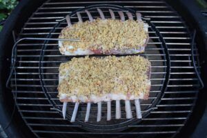 Lamsrack van de BBQ
