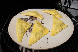 Kipsaté broodjes op de pizzasteen