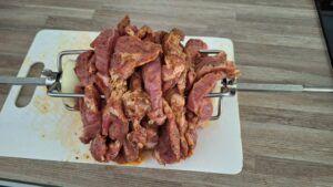 na 4 uur de plakken gyros aan het spit