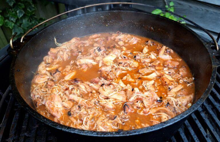 Pulled chicken uit de dutch oven