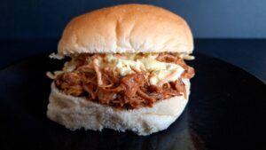 pulled chicken uit de dutch oven klaar