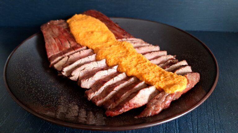 Flank steak van de BBQ