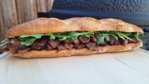 Teriyaki steak sandwich van de kamado