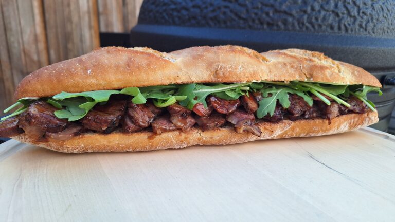 Teriyaki steak sandwich van de kamado