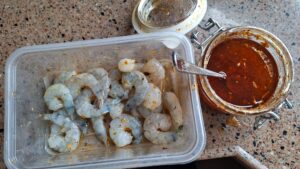 gambas ontdooien en kruiden