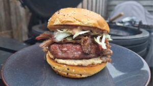 de beste turn don't burn hamburger van de barbecue