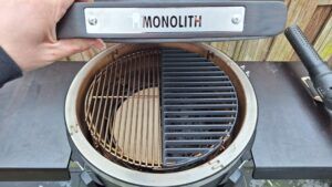 barbecue half indirect met gietijzeren rooster