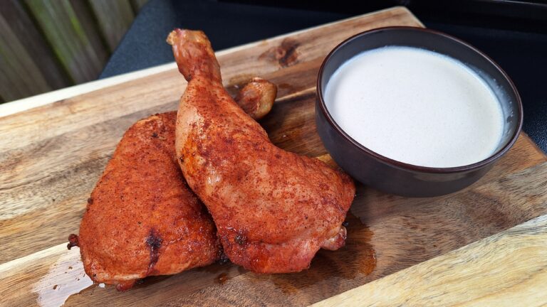 gerookte kippenpoten met alabama white saus