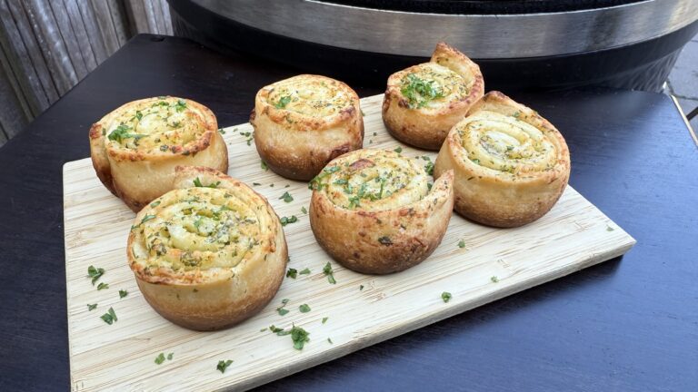 Knoflookbrood pizza rolletjes