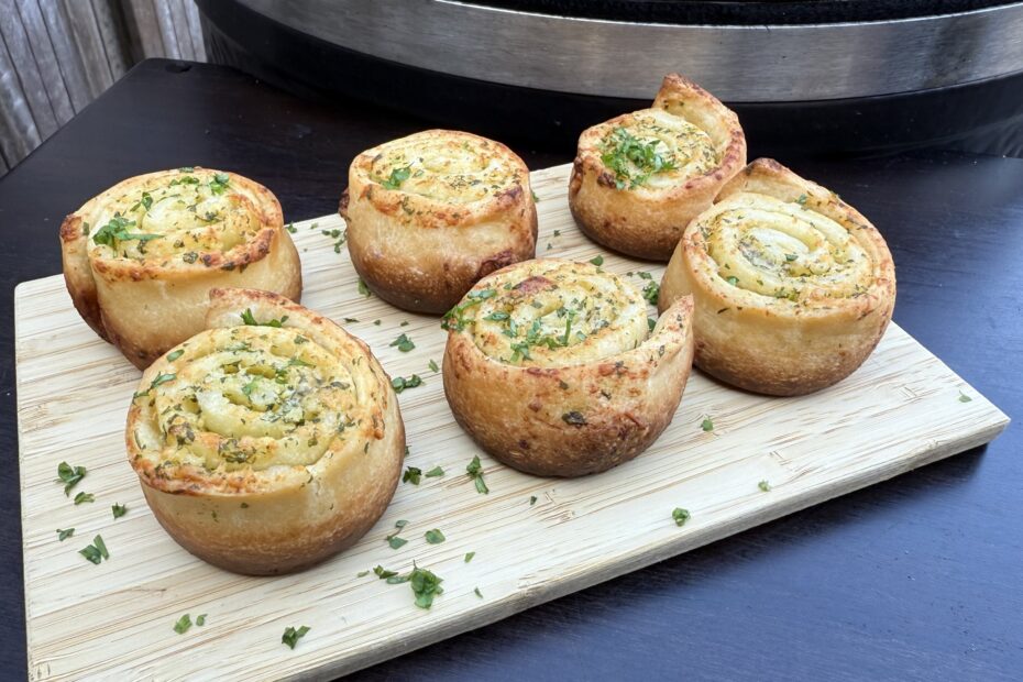 Knoflookbrood pizza rolletjes