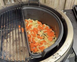 wortel en ui in de dutch oven
