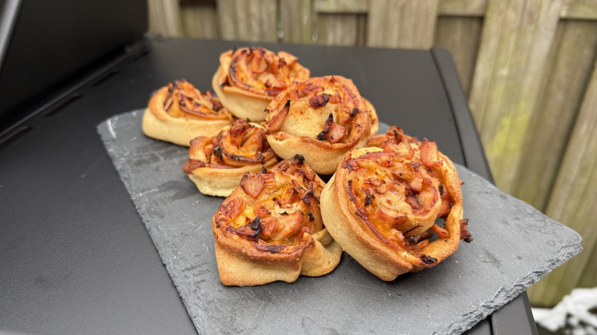 bbq chicken pizza rolletjes