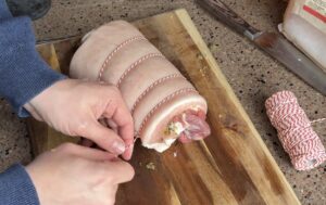 Porchetta opknopen