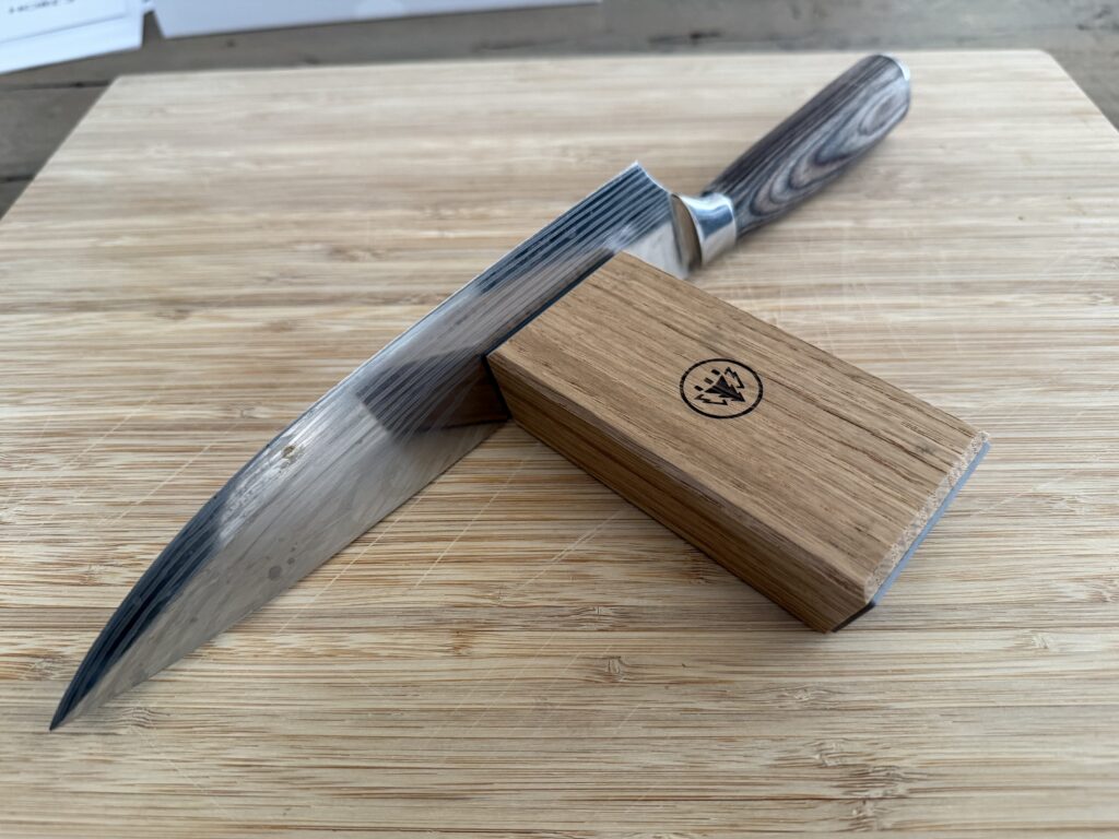 Mes vastzetten op de magneethouder van HORL