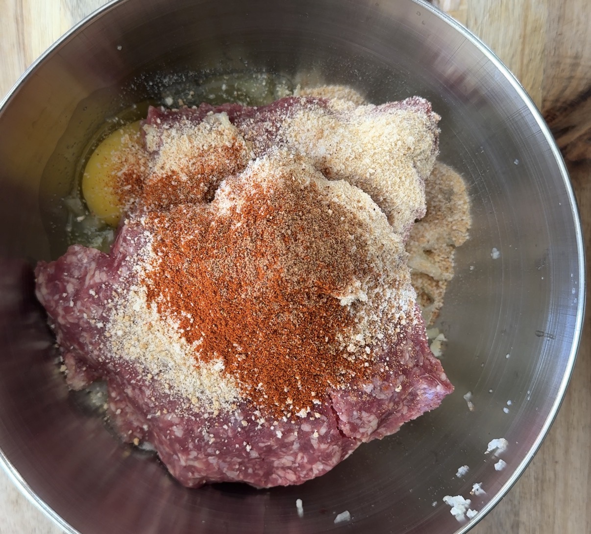 gehakt kruiden en balletjes draaien