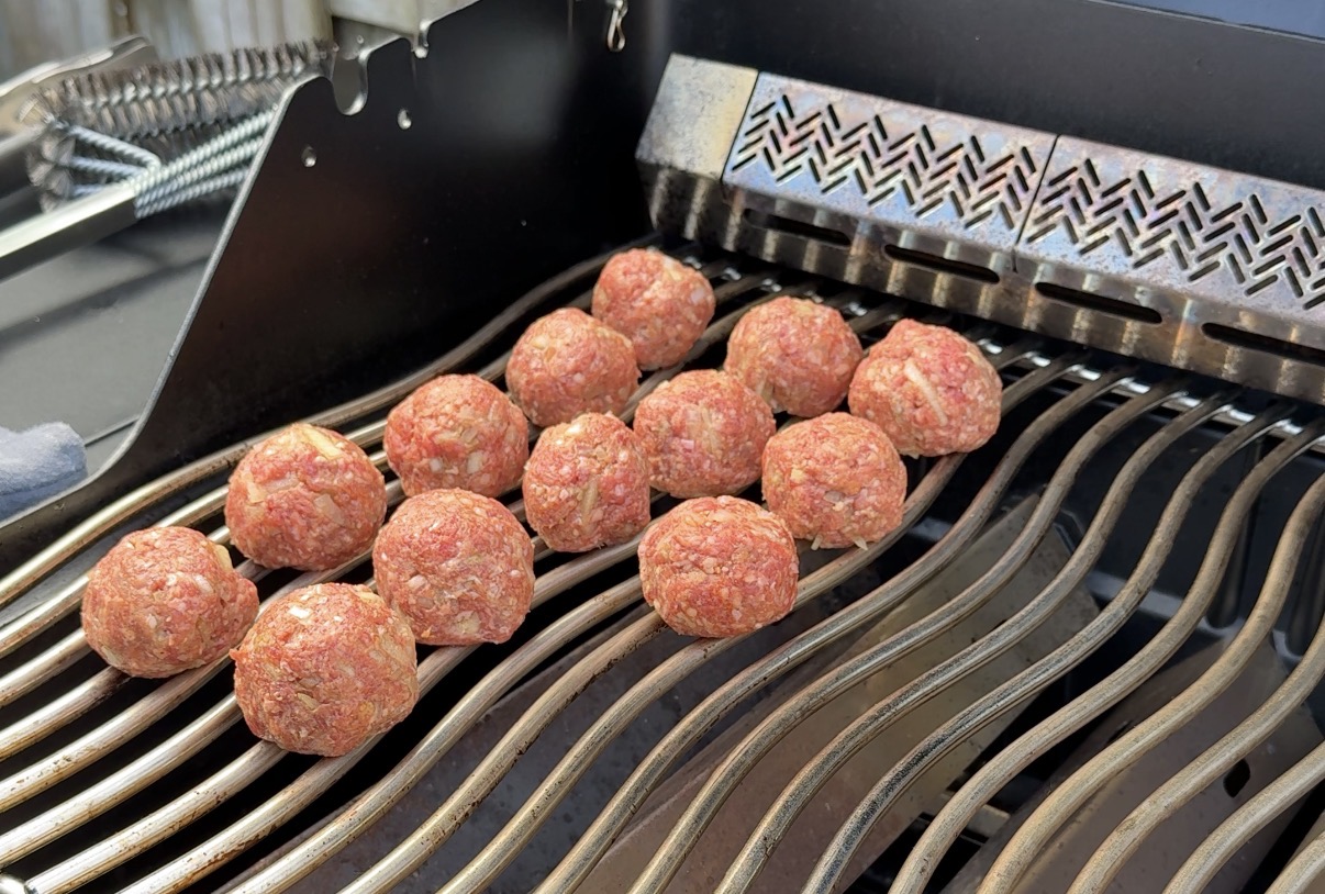 Gehaktballetjes van oma grillen direct