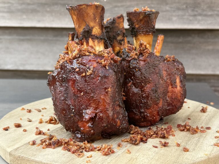 pork hammers / varkensschenkel van de BBQ