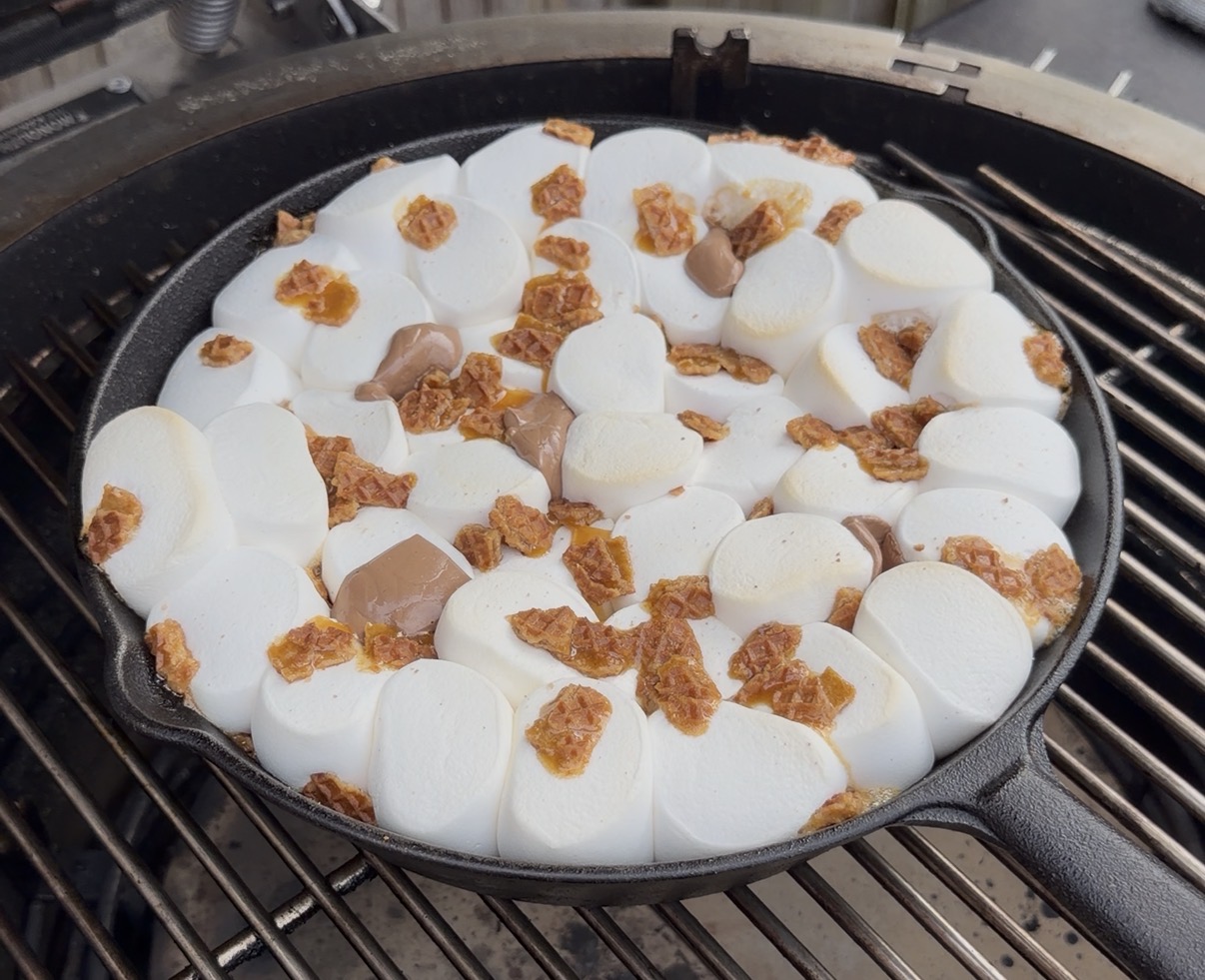 S'mores met stroopwafel en bastogne 10 S'mores op de barbecue garen