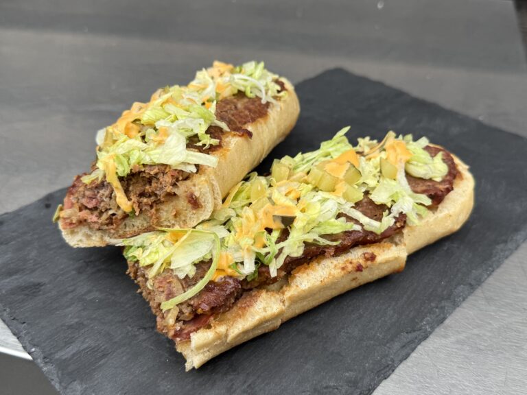 Bacon Cheese burger stokbrood van de BBQ