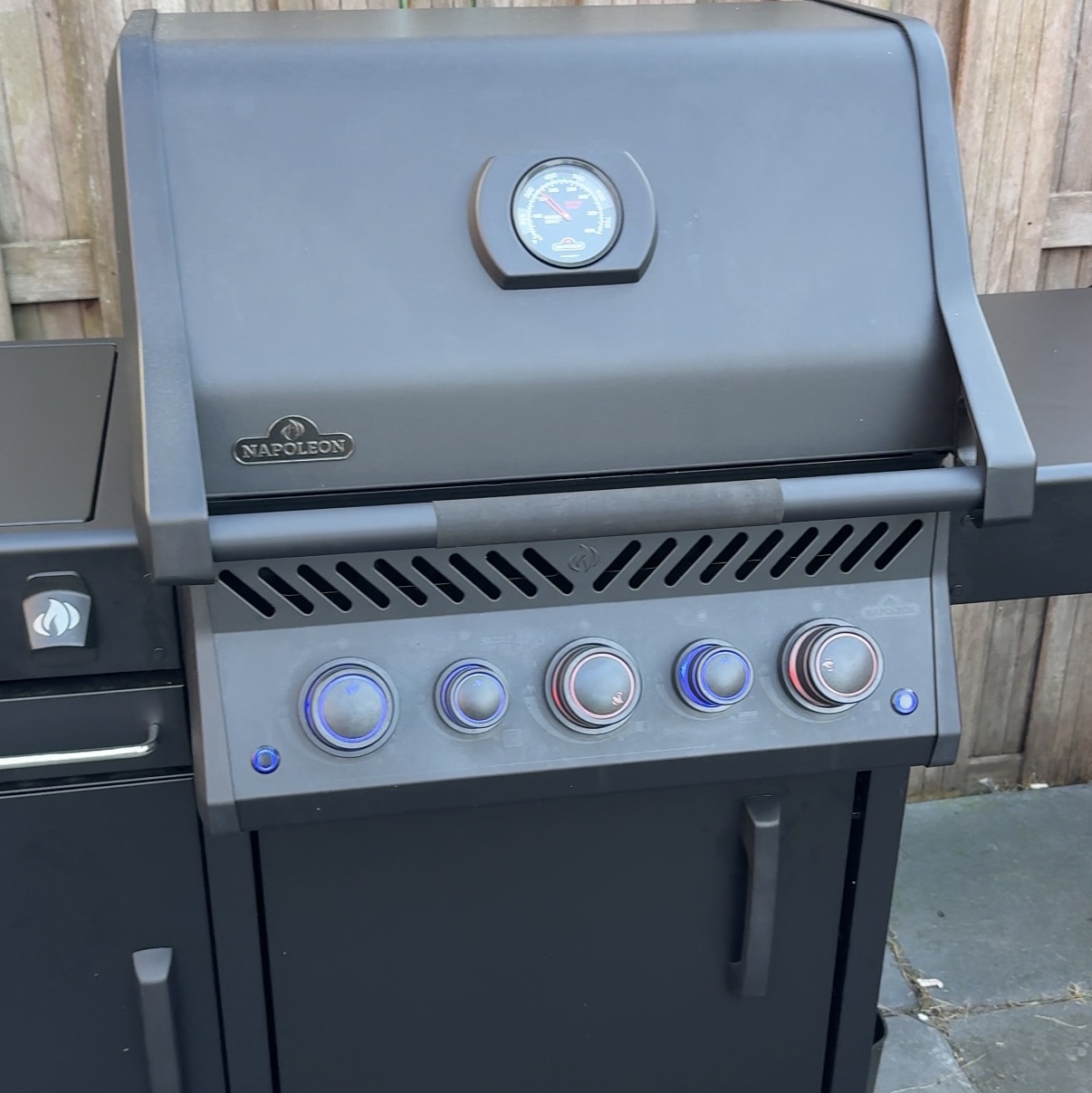 Barbecue aansteken op 220 graden Celsius