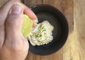 limoen mayonaise maken voor black angus burger