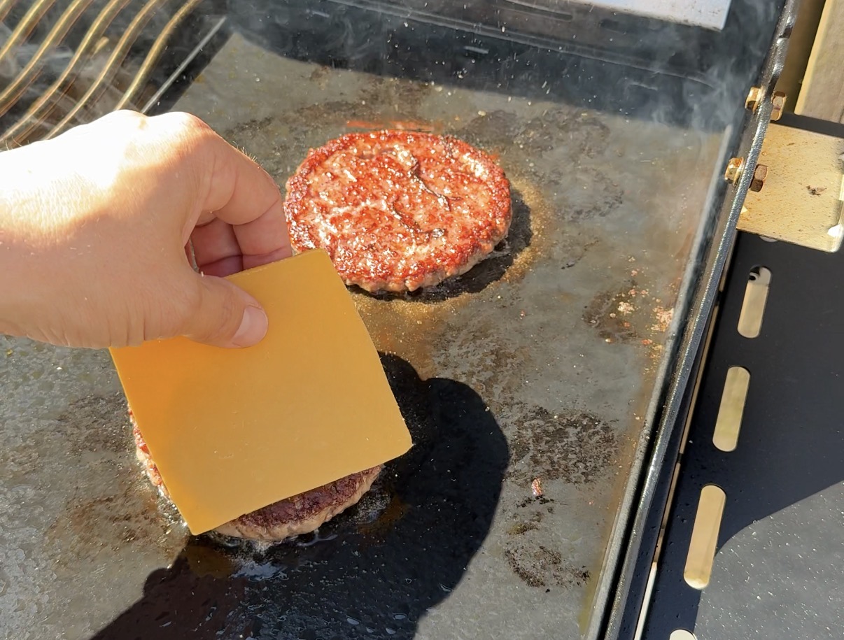 Black Angus Burger met Gegrilde Perzik 14 black angus burgers grillen