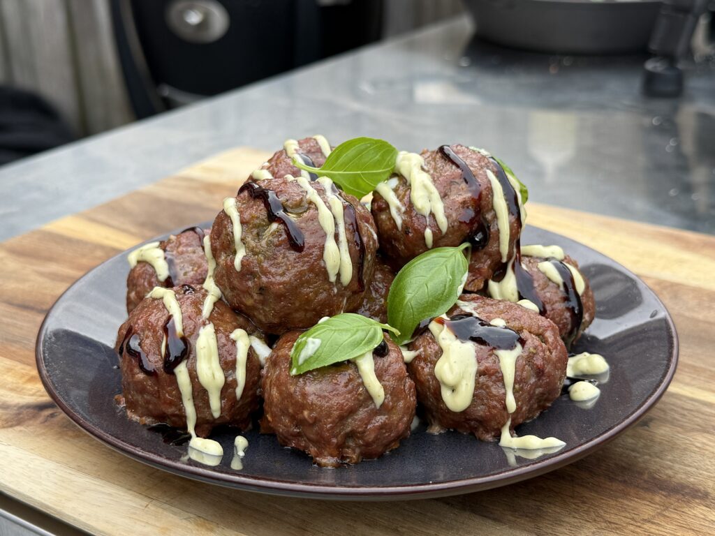 Caprese gehaktballetjes klaar
